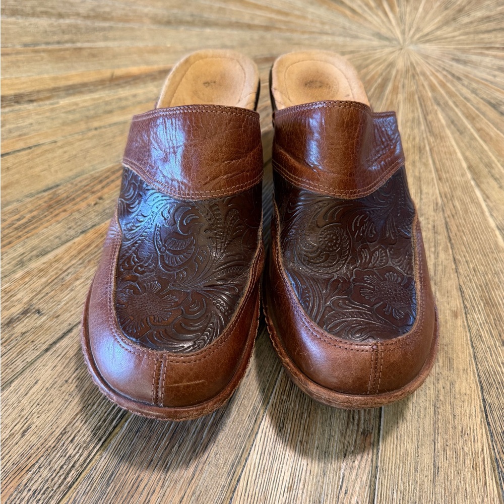 Naturalizer Brown Tooled Leather Clog Mules Women’s 8.5 Embossed Slip On Shoes
